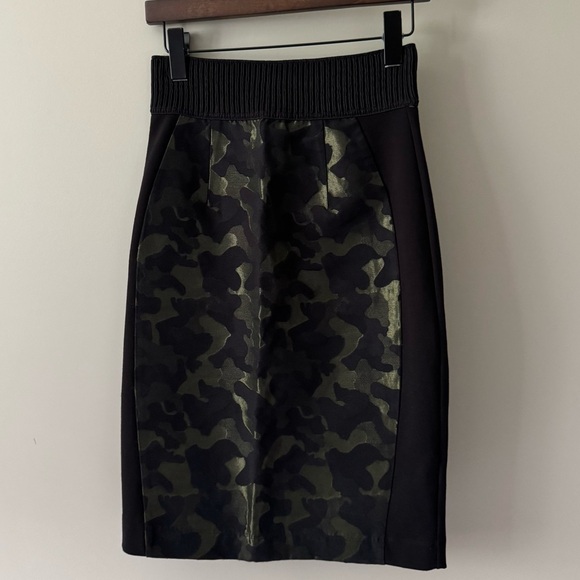 ANTHROPOLOGIE MAEVE JACQUARD CAMO PENCIL SKIRT BLACK & GREEN CAMO SIZE 6 P - Picture 1 of 8